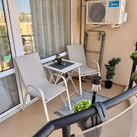 A Great Place To In Sunny Апартаменти *